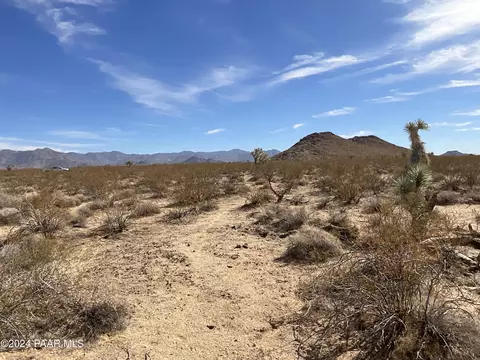 12 13 Rubles Rd, Yucca, AZ 86438