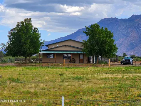 3325 W L Bar L Rd, Prescott, AZ 86305