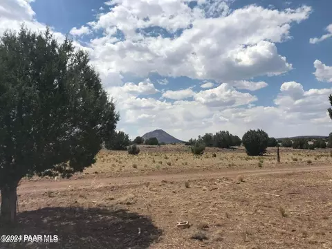 554 N Outback Rd, Ash Fork, AZ 86320 photo 2