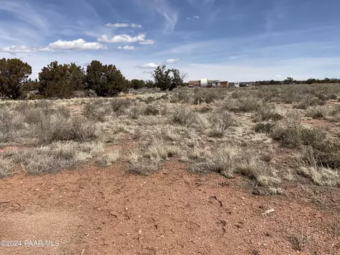 655 E Laramie Dr, Williams, AZ 86046 photo 2