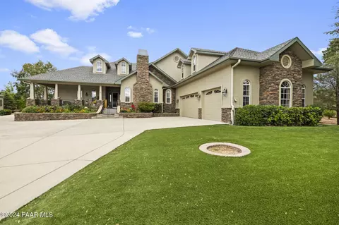 2555 W Green Brier Dr, Prescott, AZ 86305