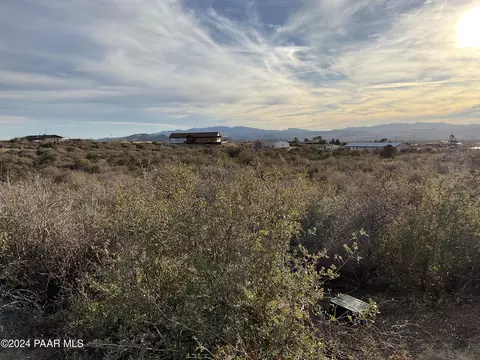 7965 W Farringdon Ln, Wilhoit, AZ 86332