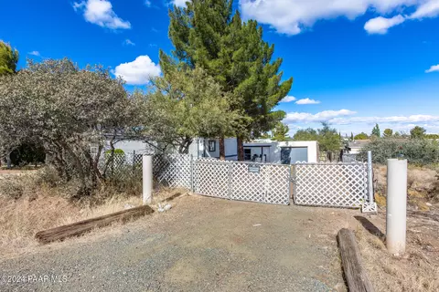 20570 E Larry Ln, Mayer, AZ 86333 photo 6