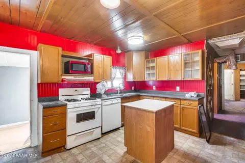 20570 E Larry Ln, Mayer, AZ 86333 photo 12