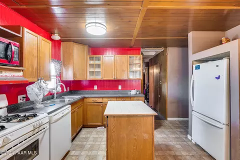 20570 E Larry Ln, Mayer, AZ 86333 photo 2