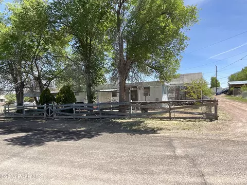 54335 N 3rd Ave, Seligman, AZ 86337