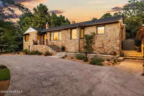 1099 Old Hassayampa Ln, Prescott, AZ 86303