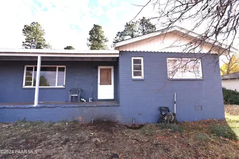 911 W Oak St, Williams, AZ 86046
