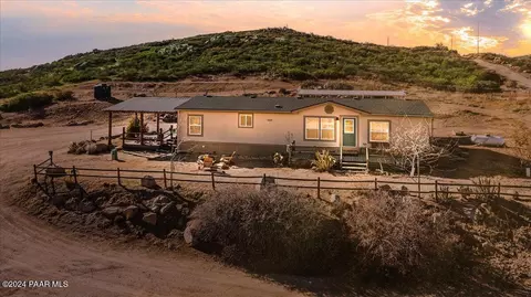 17401 E Dakota Trl, Dewey, AZ 86327