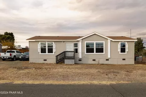 20576 E Quail Run Dr, Mayer, AZ 86333