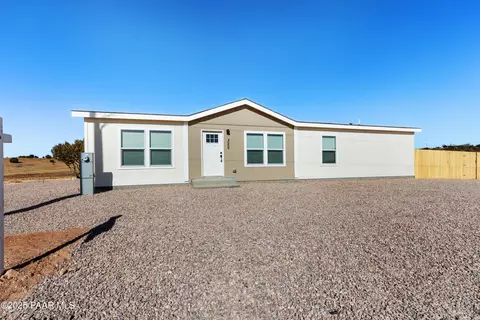 320 E Abra Rd, Paulden, AZ 86334