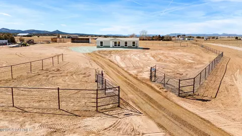 23720 N Ropers Lane Ln, Paulden, AZ 86334