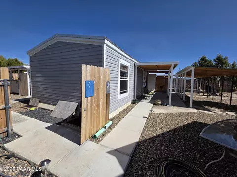 33760 W Cowboy Clint Way, Seligman, AZ 86337