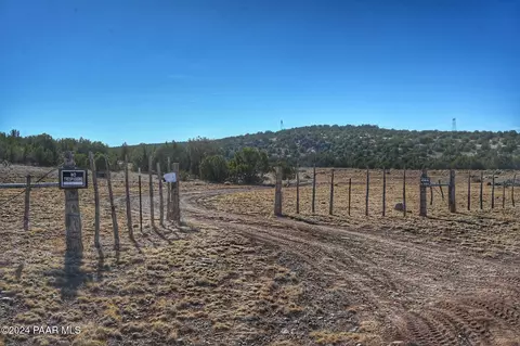 38095 W Badger Flats Rd, Seligman, AZ 86337