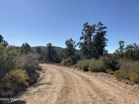 0 Middle Ridge Rd, Wilhoit, AZ 86332 photo 3