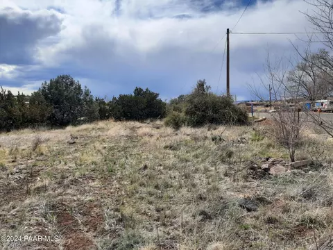 697 W Franklin Ave, Ash Fork, AZ 86320 photo 1