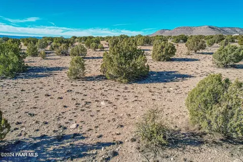 1703 Silent Spg, Paulden, AZ 86334
