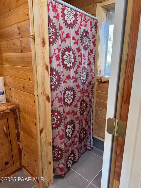 Bath - 3550 Camp Rd, Ash Fork, AZ 86320 photo 4 of 5