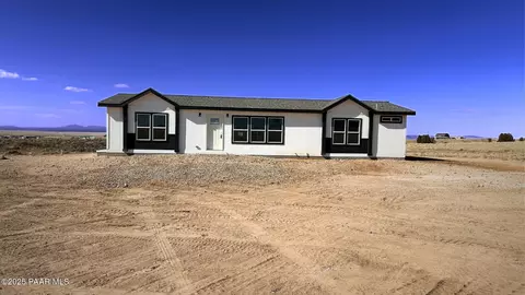 27360 N Miracle Ln, Paulden, AZ 86334