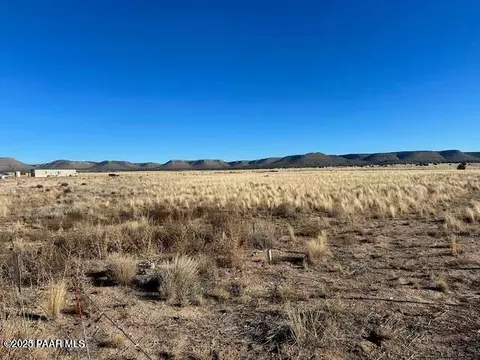 0 Firestone, Paulden, AZ 86334