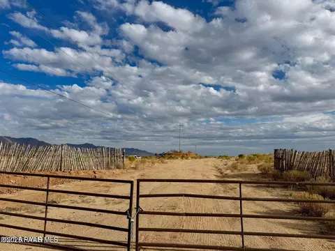 22110 W Sunrise Rd, Congress, AZ 85332