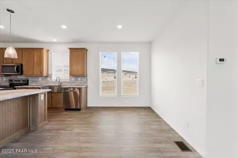 11230 E Putnam Dr, Mayer, AZ 86333 photo 8