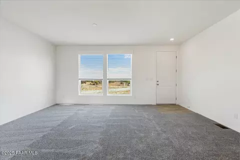 11230 E Putnam Dr, Mayer, AZ 86333 photo 4