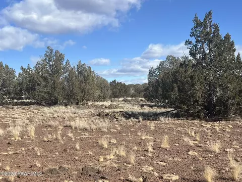 13 Ten Tanks Rd, Ash Fork, AZ 86320