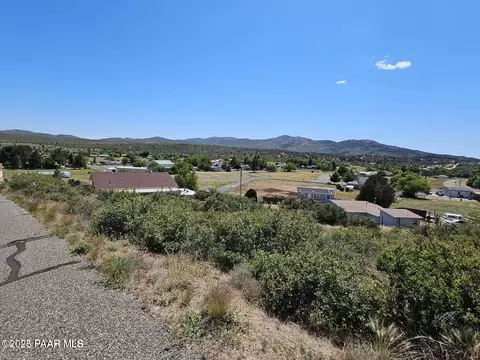 184221844 S Niblick Dr, Peeples Valley, AZ 86332