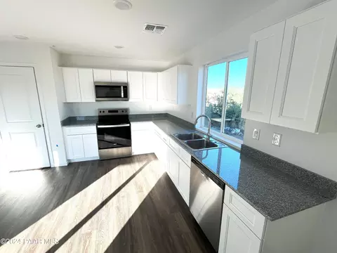 19941 E Ocotillo Dr, Mayer, AZ 86333 photo 9