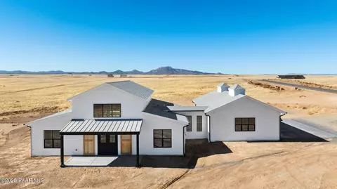 6695 E Magnolia Dr, Prescott Valley, AZ 86315