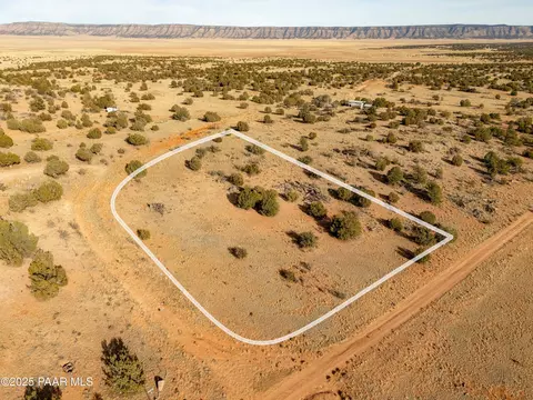 58945 N Tambor Rd, Seligman, AZ 86337