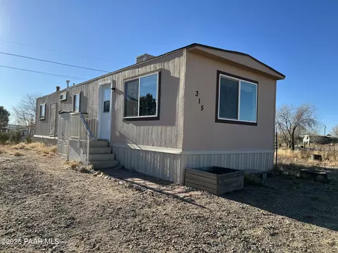 315 E Birchwood Dr, Paulden, AZ 86334