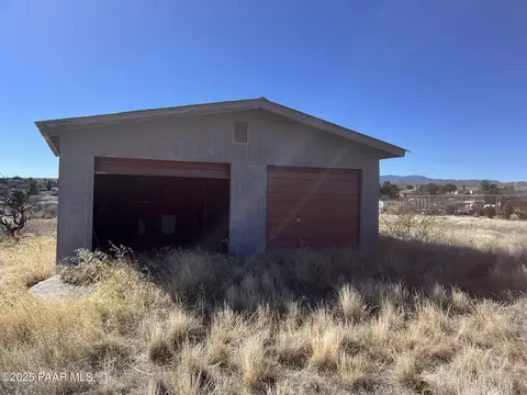 495 E Trails End Rd, Mayer, AZ 86333 photo 2