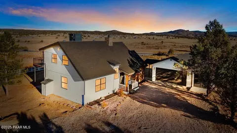 22385 N Malapai Ridge Rd, Paulden, AZ 86334