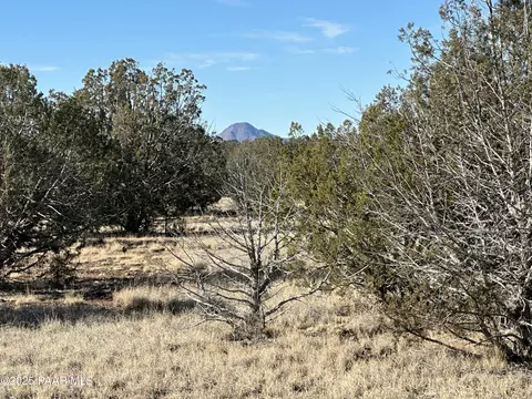 2249 Cienega Dr, Ash Fork, AZ 86320