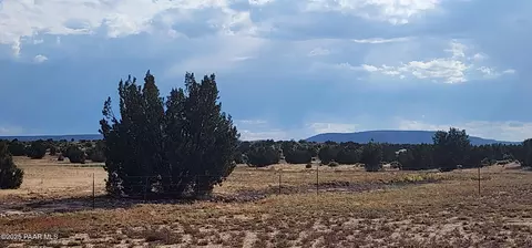 45600 N Jacqueline Hill Dr # -E, Ash Fork, AZ 86320