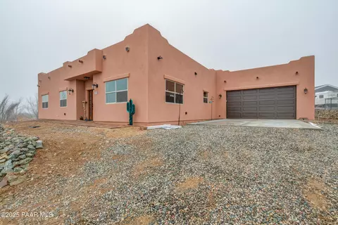 2910 S 1st St, Dewey-humboldt, AZ 86329