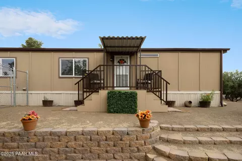 17186 E Trails End Rd, Mayer, AZ 86333