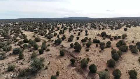 000 Pumphouse Rd, Seligman, AZ 86337
