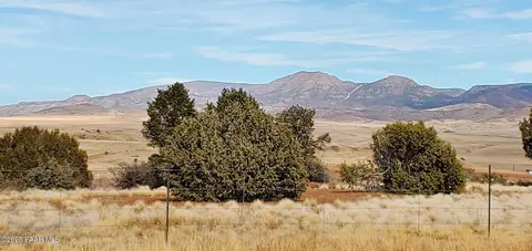 10735 E High Point Dr, Dewey, AZ 86327 photo 4