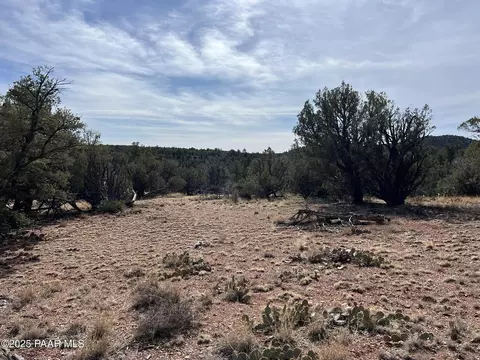 251 Scorpion Rdg # B, Ash Fork, AZ 86320