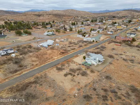 20174 E Conestoga Dr, Mayer, AZ 86333 photo 2