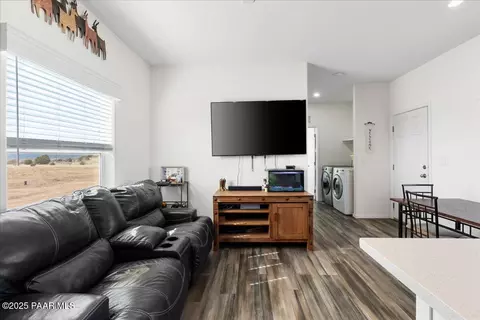 350 E Abra Rd, Paulden, AZ 86334 photo 3