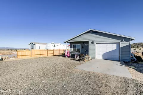 372 E Peterson Rd, Paulden, AZ 86334 photo 1