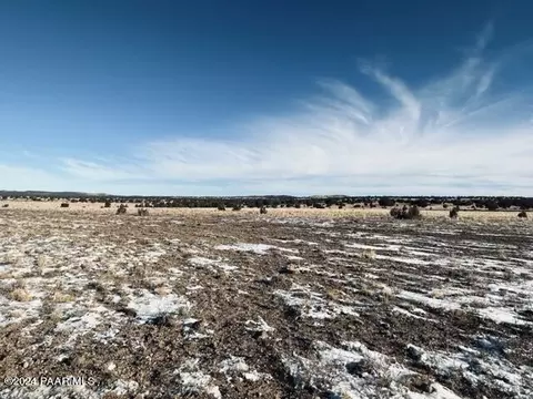 98 Ten Tanks Rd # -D, Ash Fork, AZ 86320