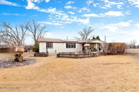 1665 W Antelope Cir, Paulden, AZ 86334