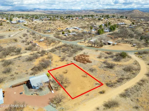 16757 Cordes W Cir, Mayer, AZ 86333