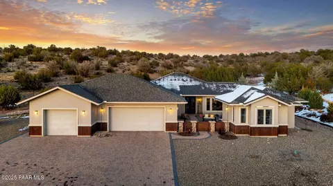 1870 E Pointer Trl, Paulden, AZ 86334