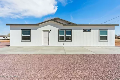 495 W Granada Dr, Paulden, AZ 86334